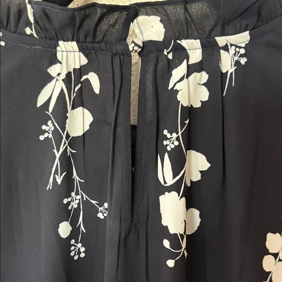 Ann Taylor Navy and White Floral Top - Picture 7 of 7